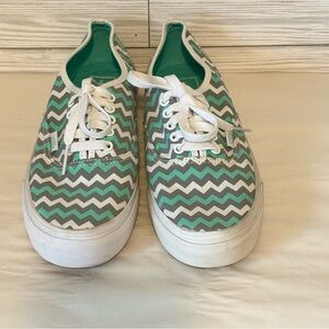 Vans Unisex Classic Canvas Lace Up Shoes Teal Gray White Chevron Pattern M7 W8.5